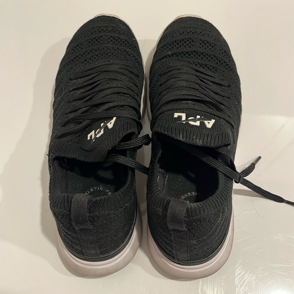 Black apls